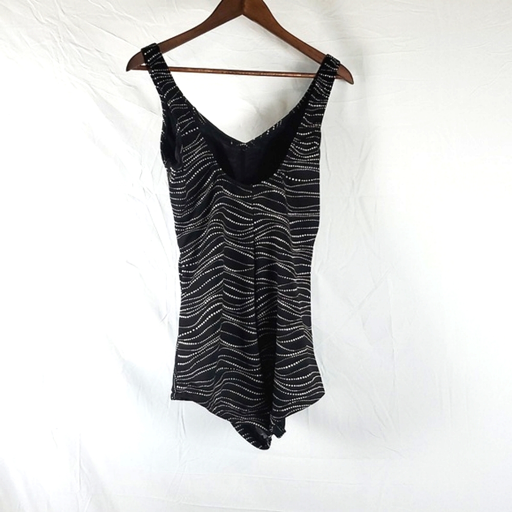 Penbrooke Swimwear Tidal Wave Shirred Front Tummy Control One Piece Swimsuit - Picture 7 of 10